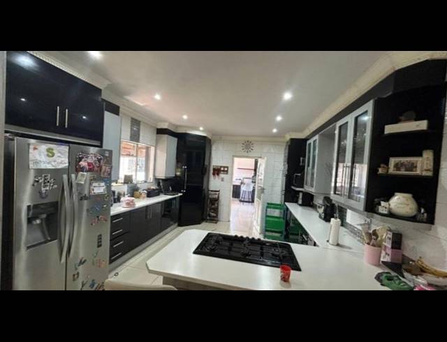 3 BEDROOM HOUSE FOR SALE IN SUNNYRIDGE
